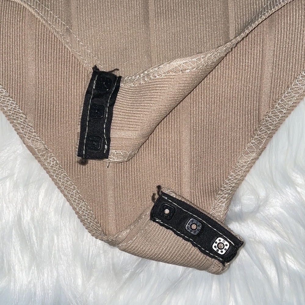 Basic nude top - Picture 5 of 5